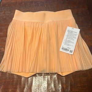Lululemon pleats mini tennis skirt size 2 never been worn
